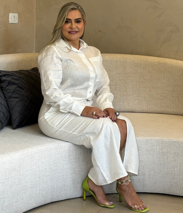 Dra. Cátia Naziozeno